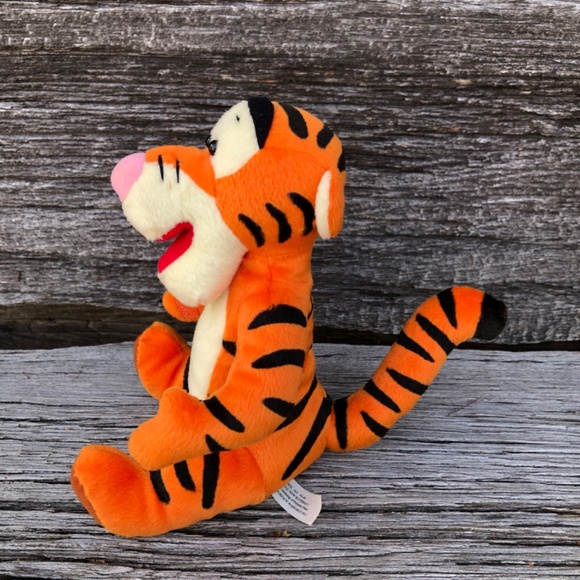 Tigger toy ©️1997 stuffed animal Disney 7.5” high Velcro paws Plush Plushie - Picture 5 of 12